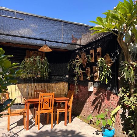 Pondok Shindu Guest House ペムテラン エクステリア 写真