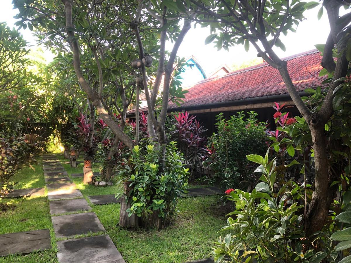 Pondok Shindu Guest House ペムテラン エクステリア 写真