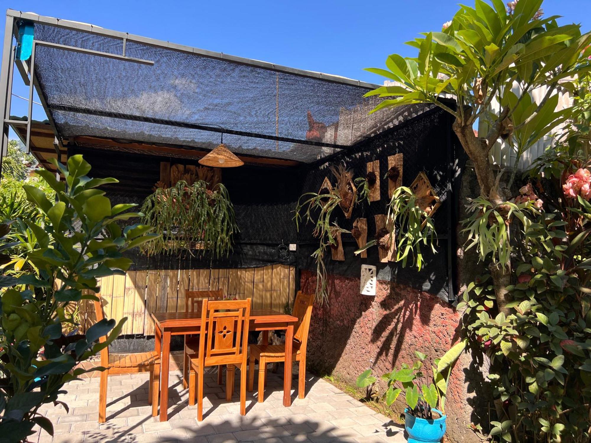 Pondok Shindu Guest House ペムテラン エクステリア 写真