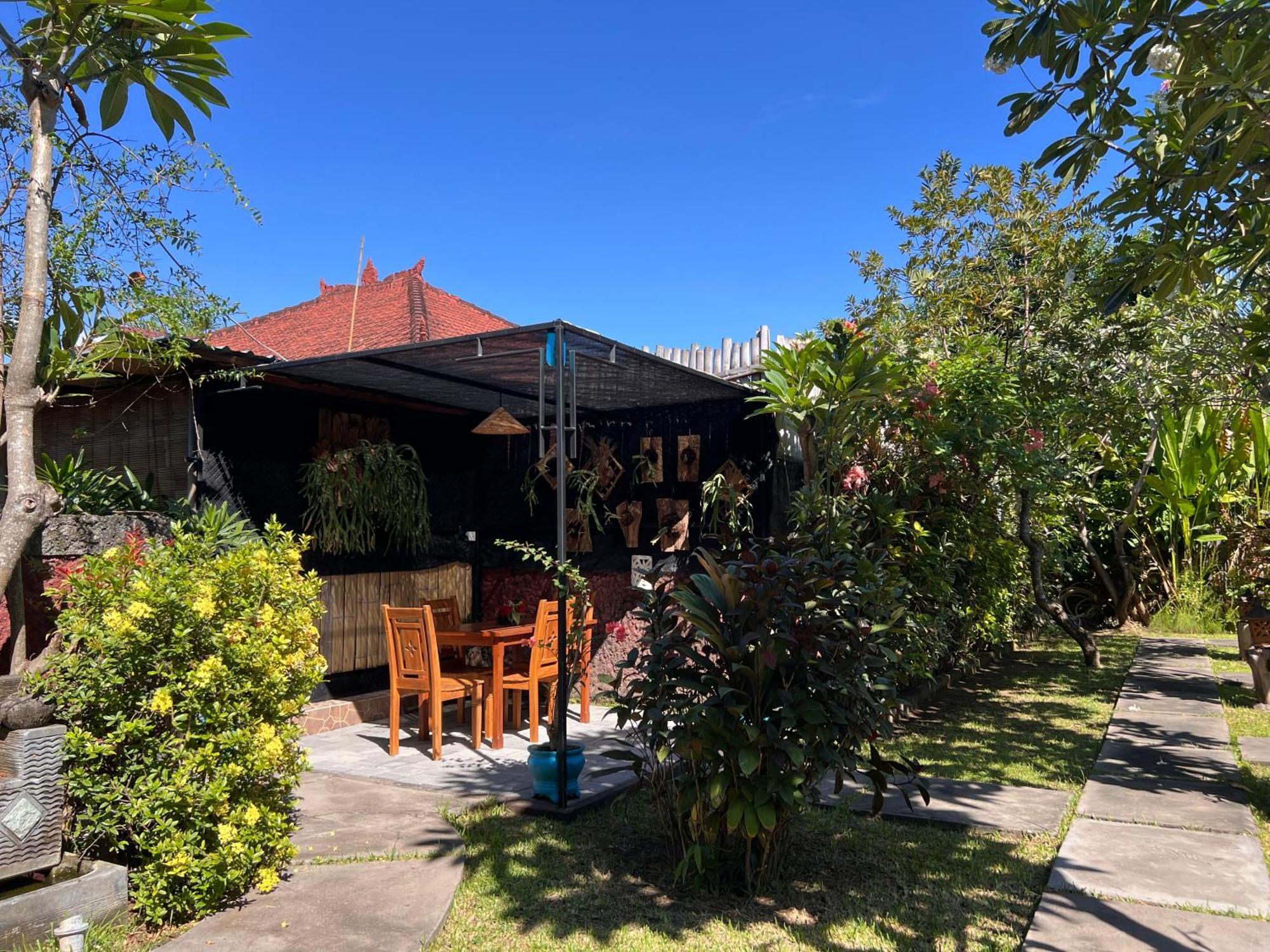Pondok Shindu Guest House ペムテラン エクステリア 写真